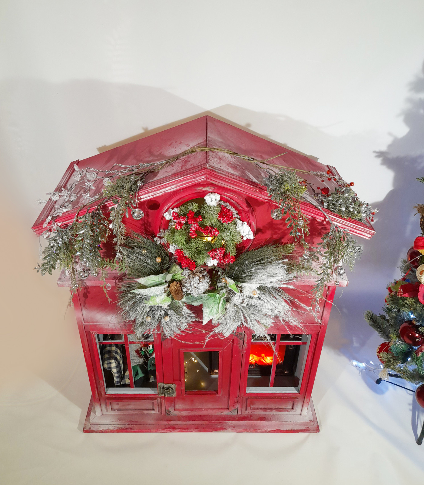 Рождественский домик для игрушек