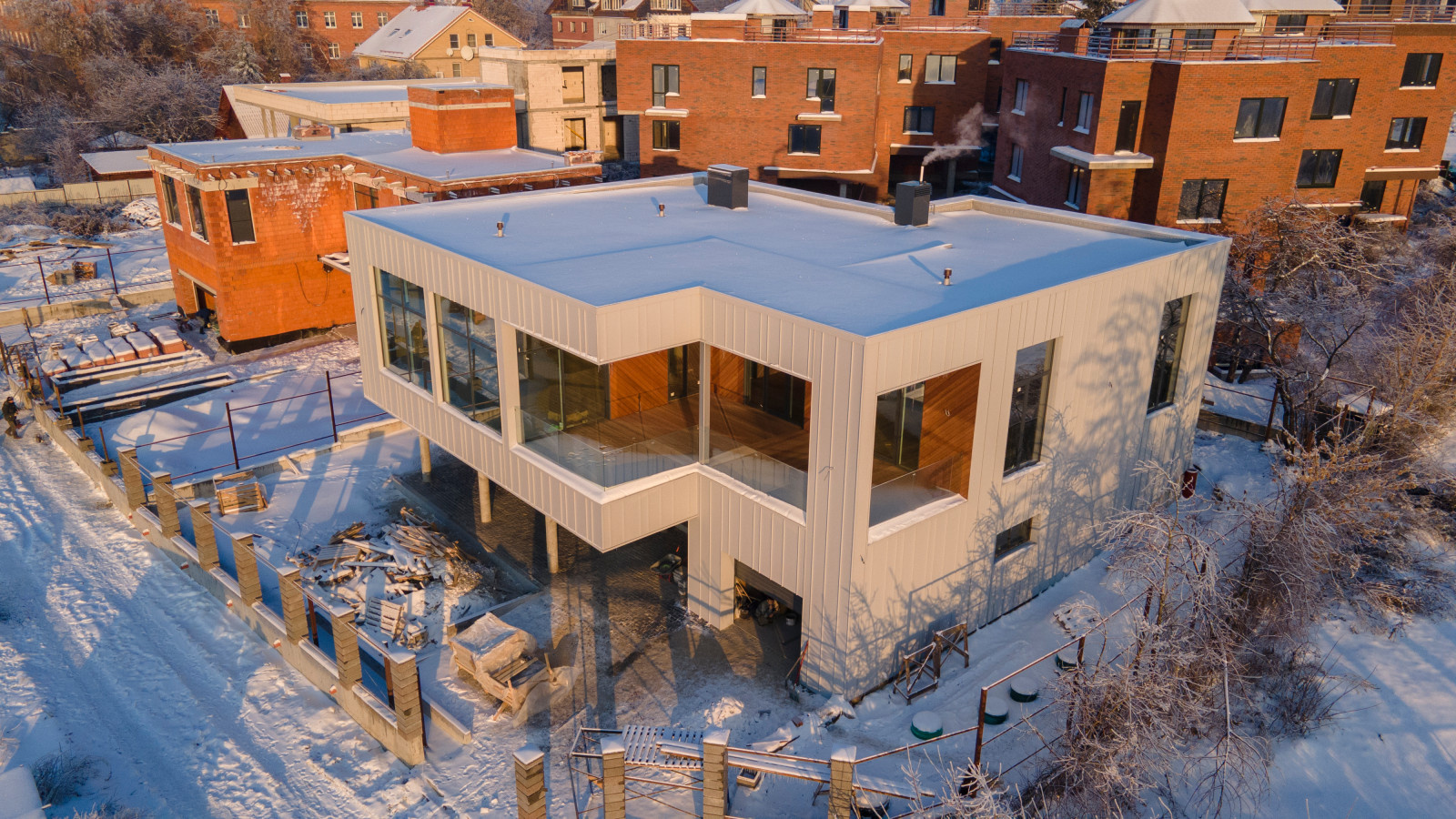 Современный дом над Окой,  в г. Нижнем Новгороде