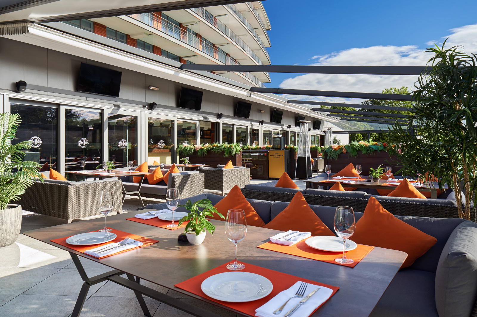 Отель "Crystal House"