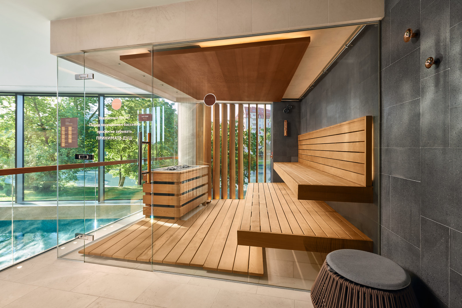 Отель "Crystal House"