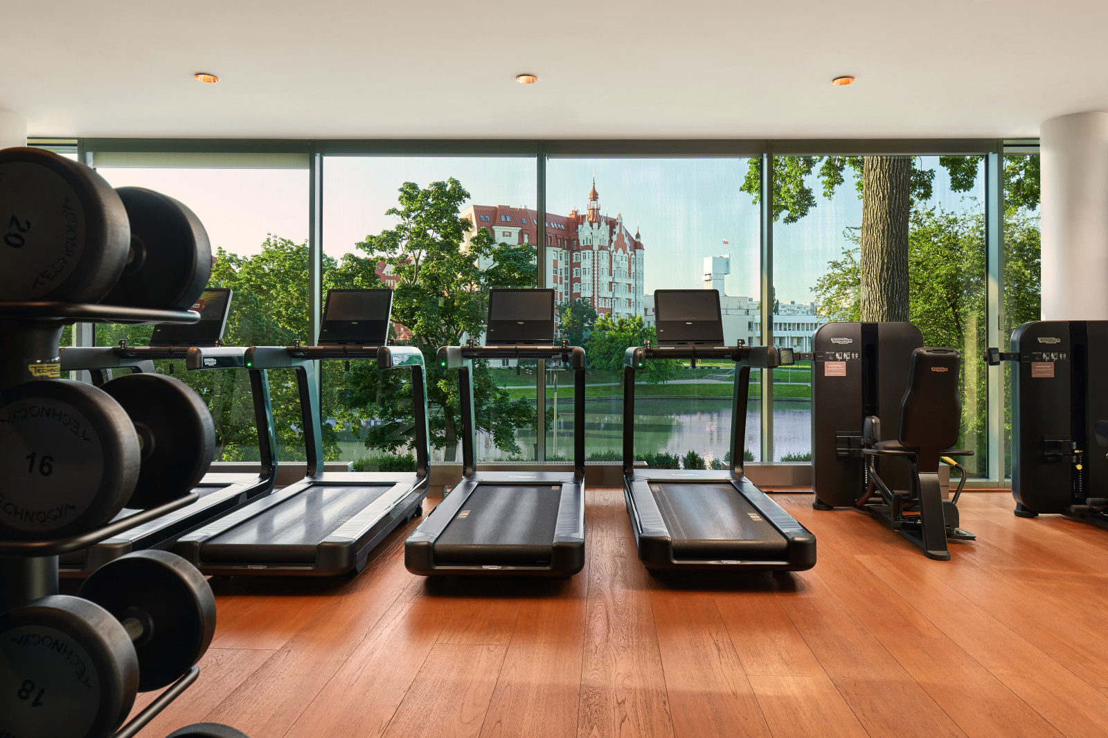 Отель "Crystal House"