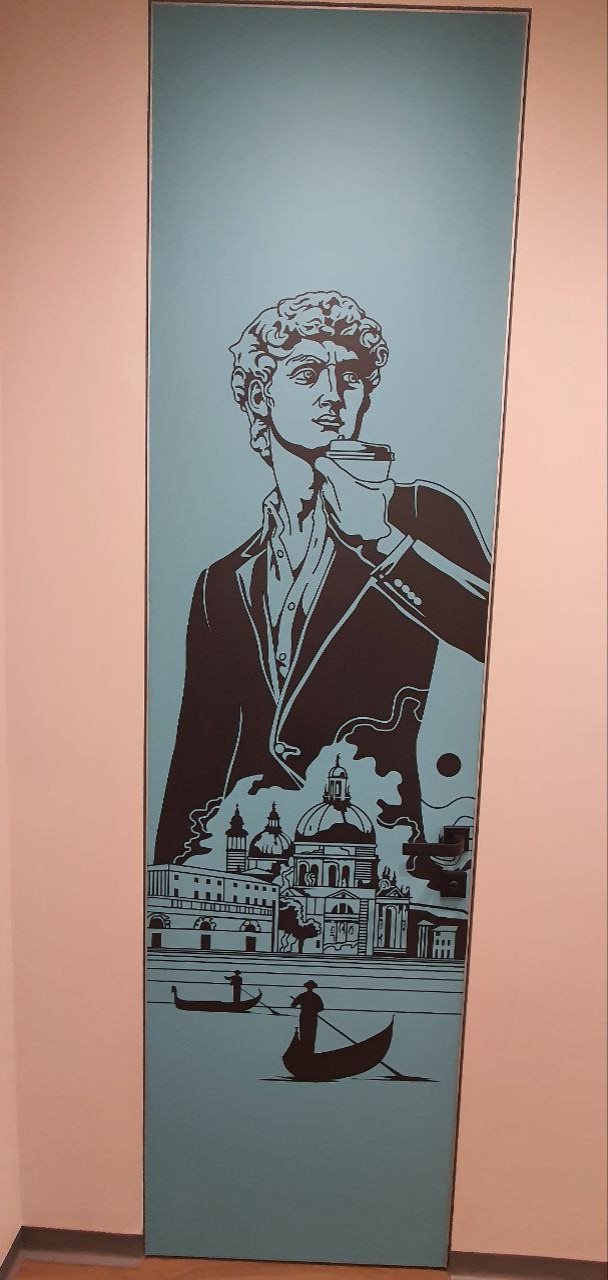 Двери в цвете!