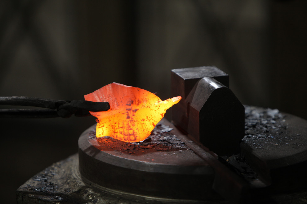 Авторский кованый МАНГАЛ "СОБАКА БИАТЛОНИСТ"