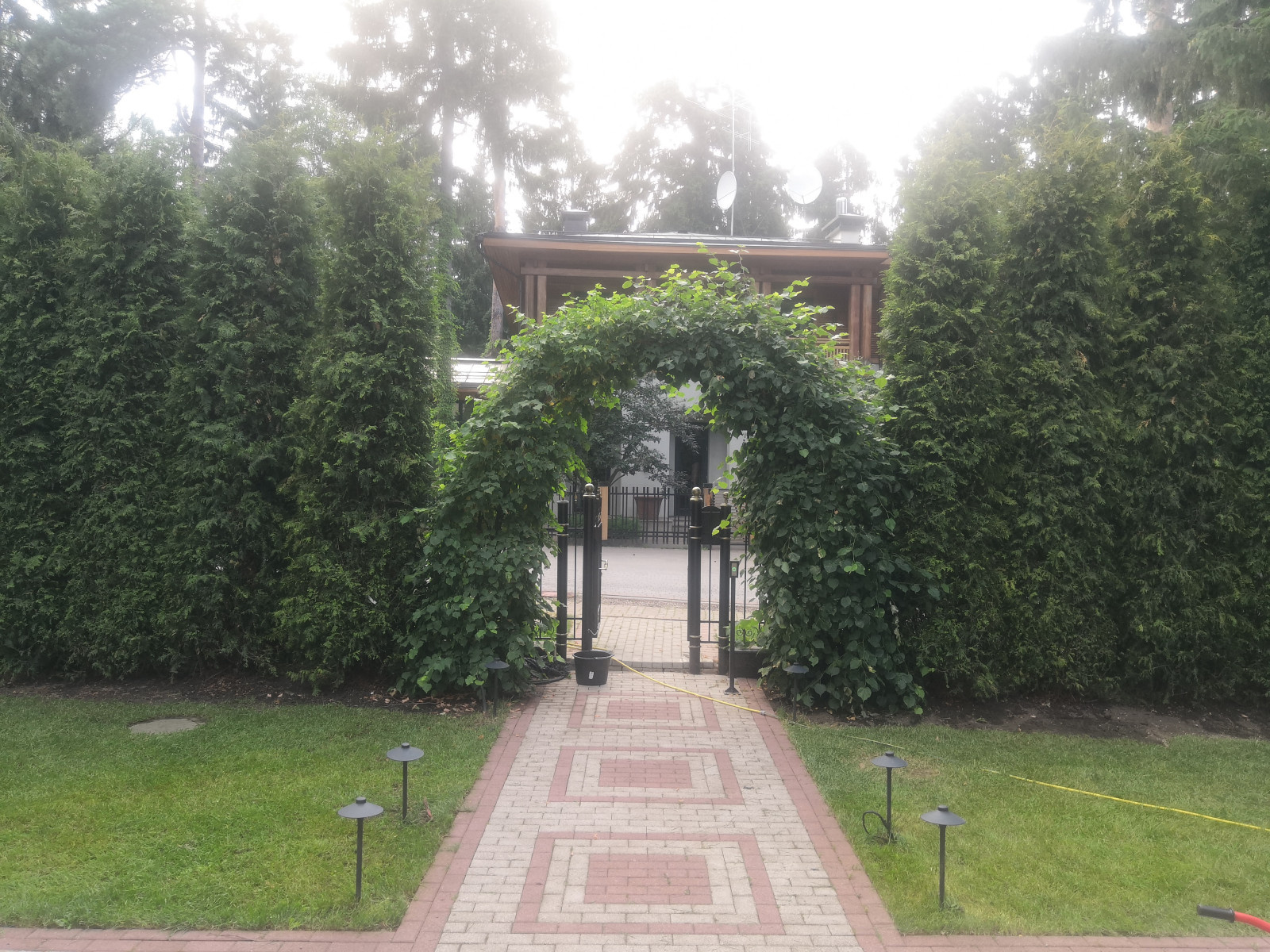 Landscape design of the territory (Moscow region, Sherwood village)