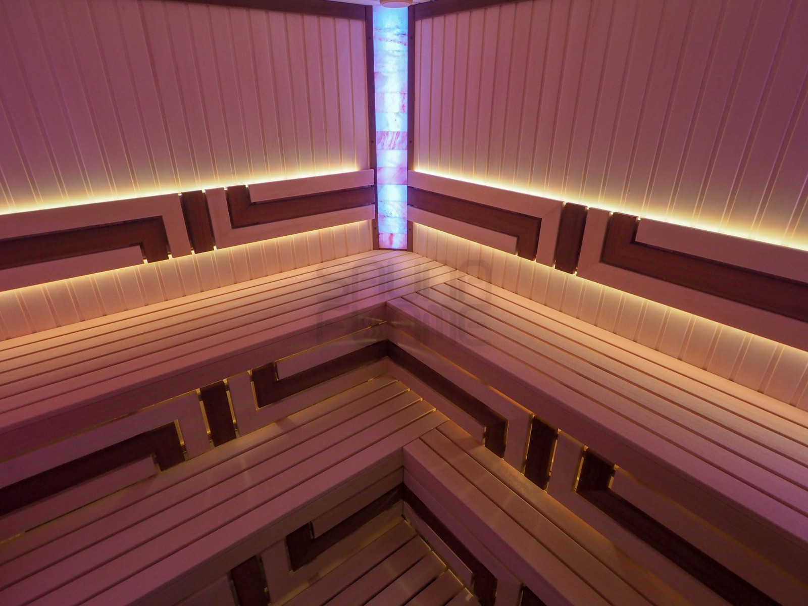 Сауна с разноцветной подсветкой