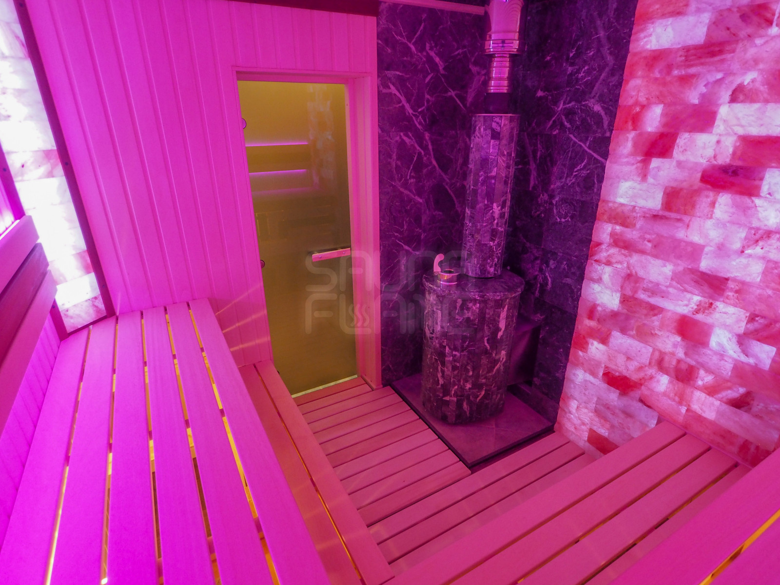 Сауна с разноцветной подсветкой