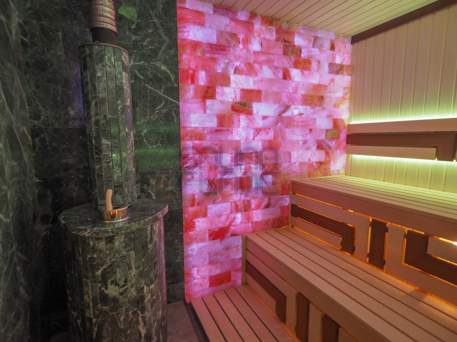 Сауна с разноцветной подсветкой