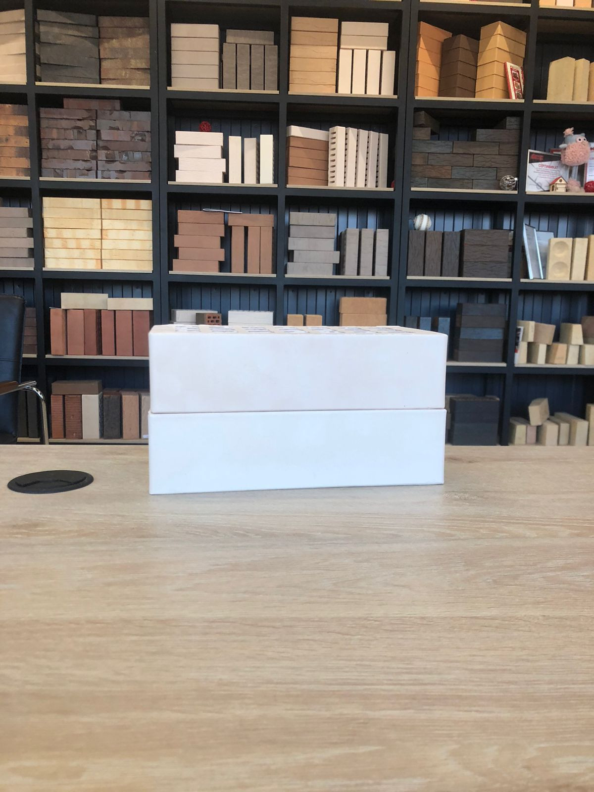 Обложка проекта: Белый кирпич - то что в архитектуре будет актуально всегда.