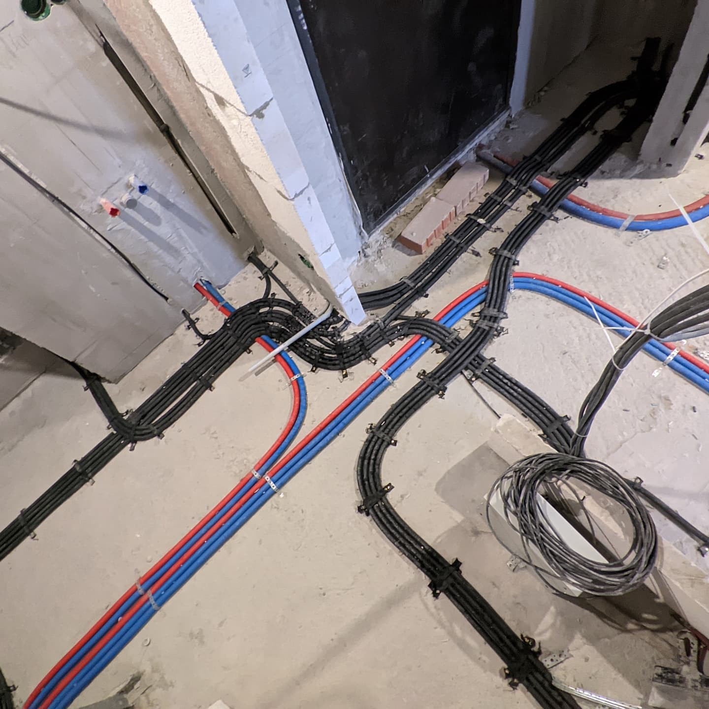 Электромонтажные работы