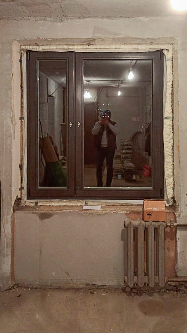 Окна и балконный блок из лиственницы 1-го сорта.