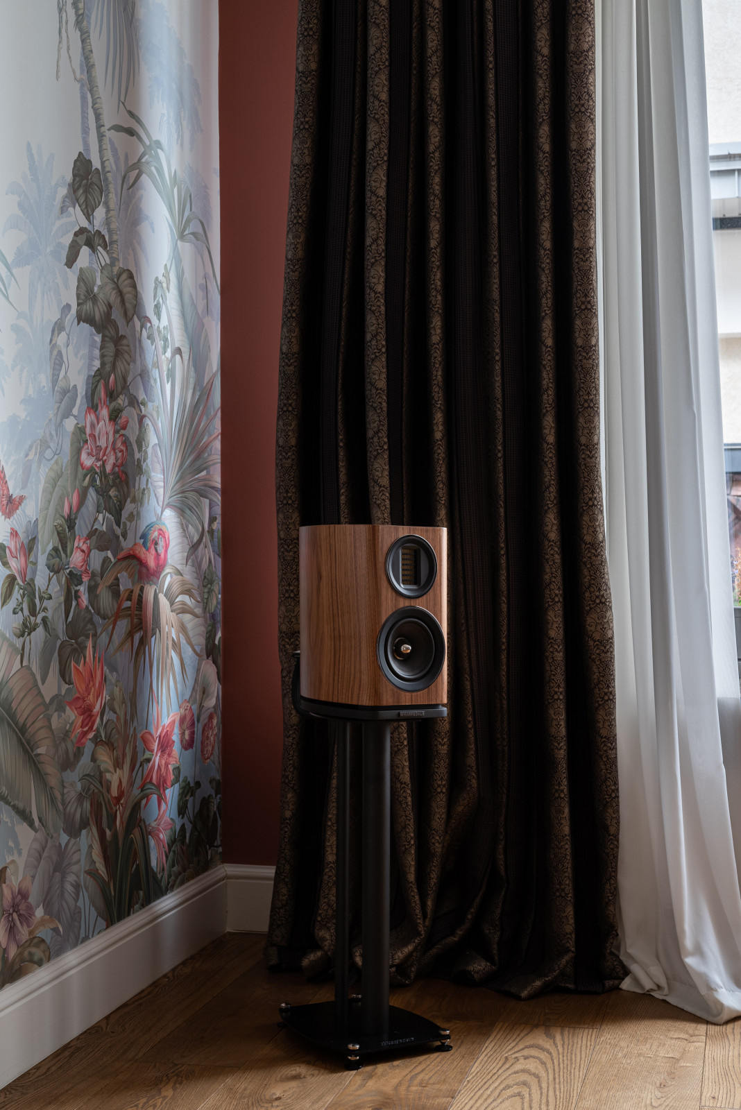 Акустическая система в гостиной