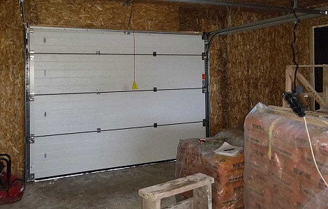 Обложка проекта: Секционные ворота в гараж