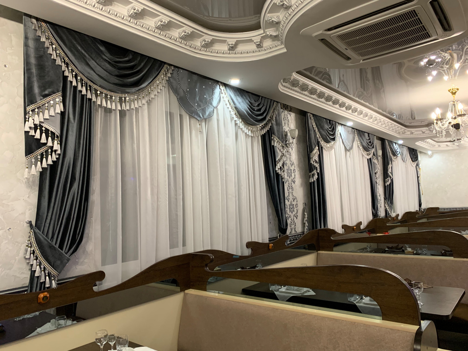 Текстильное оформления для ресторана Армянской кухни