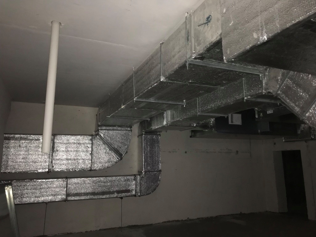 Загородный дом с бассейном