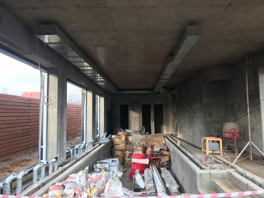 Загородный дом с бассейном