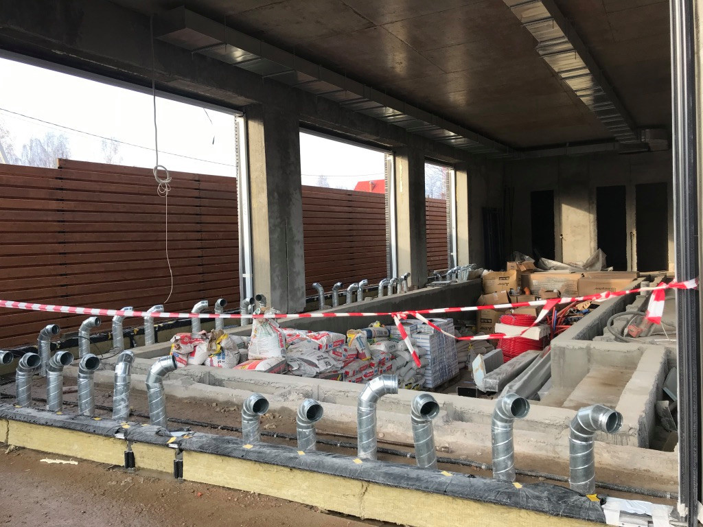 Загородный дом с бассейном