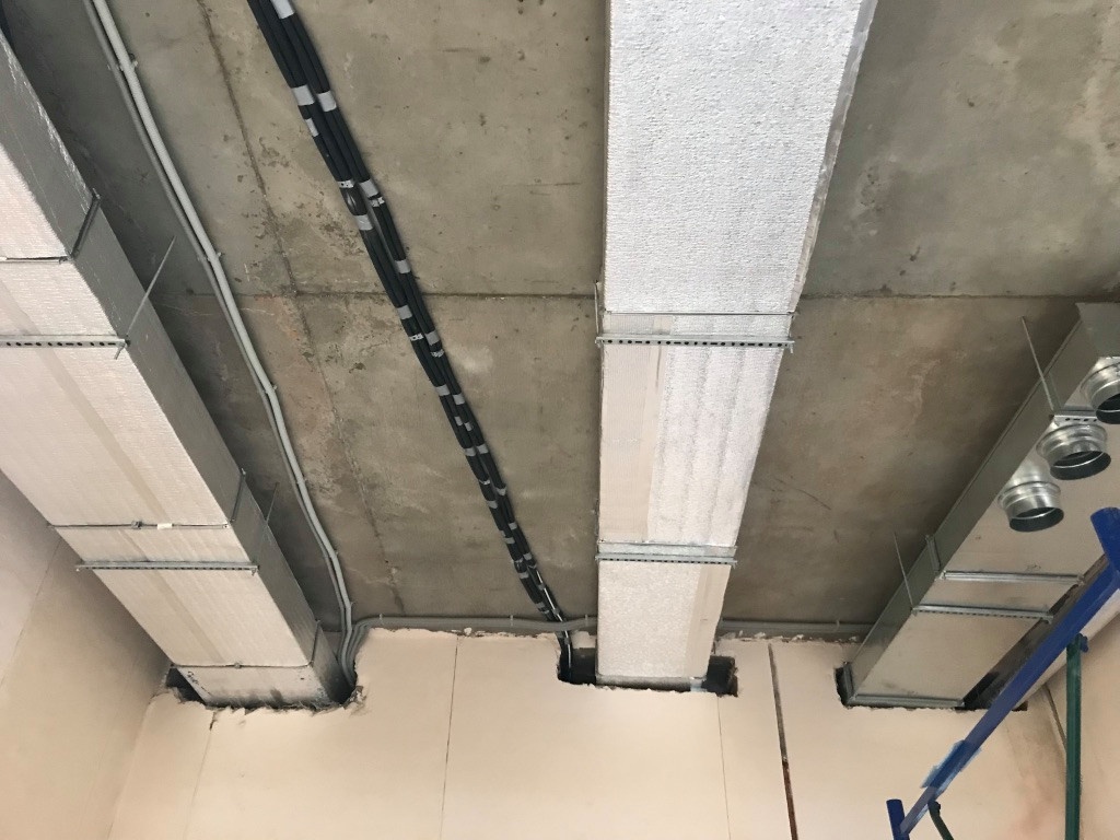 Загородный дом с бассейном