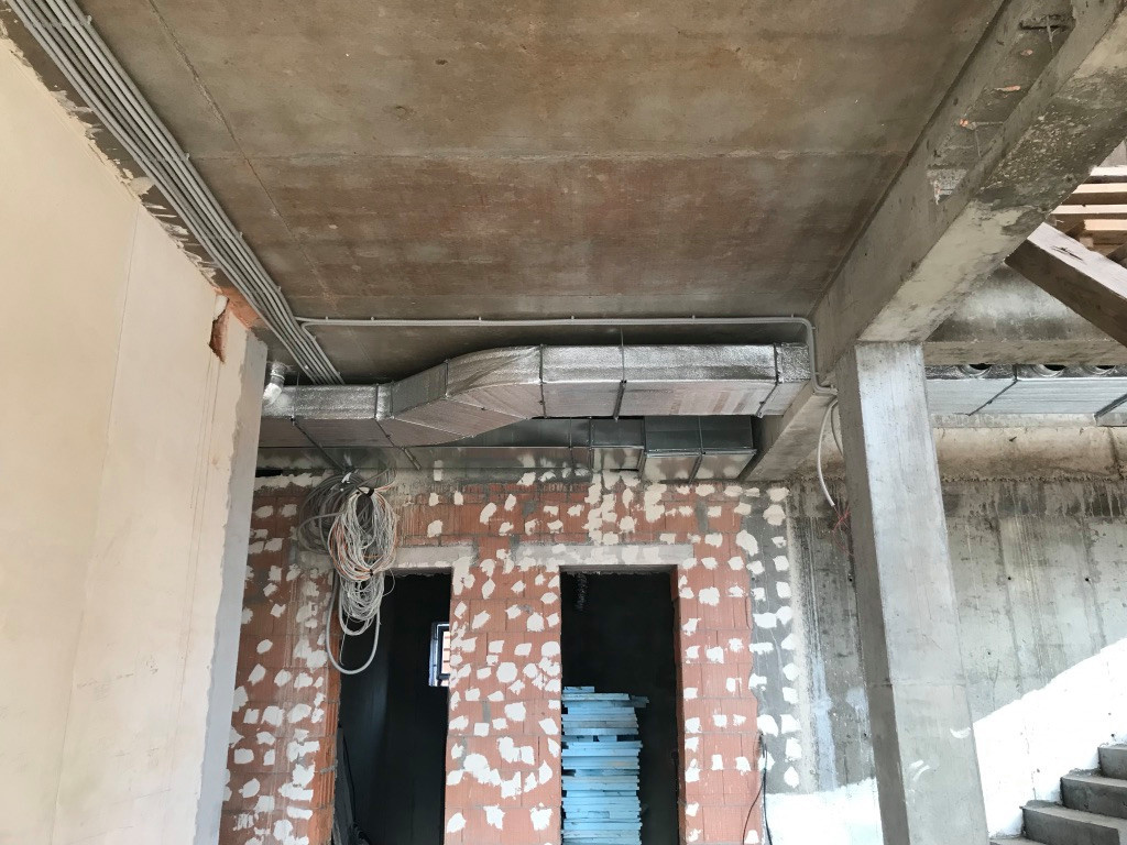 Загородный дом с бассейном