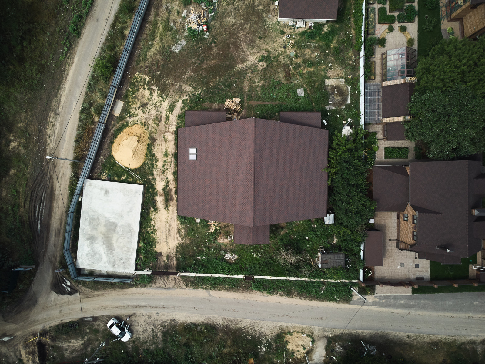 Кровля и мансардные окна: замер и расчёт, поставка и монтаж материалов.