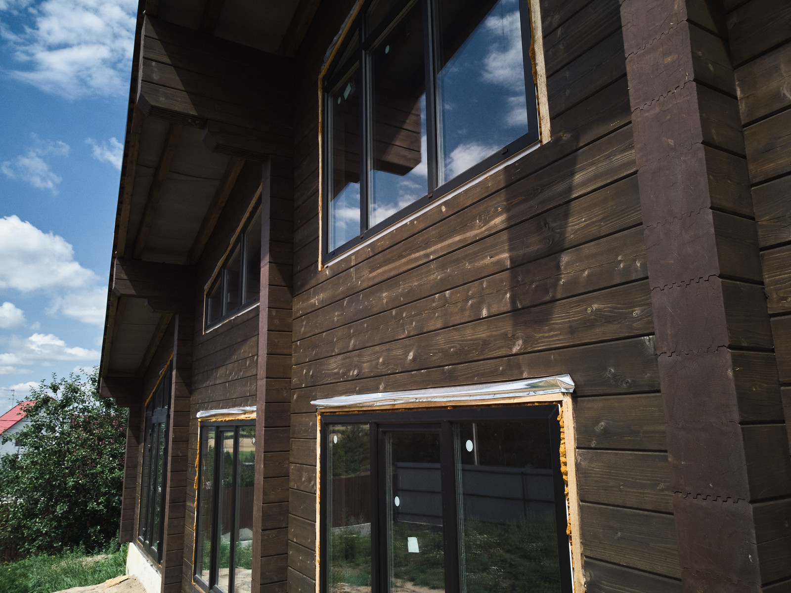 Кровля и мансардные окна: замер и расчёт, поставка и монтаж материалов.