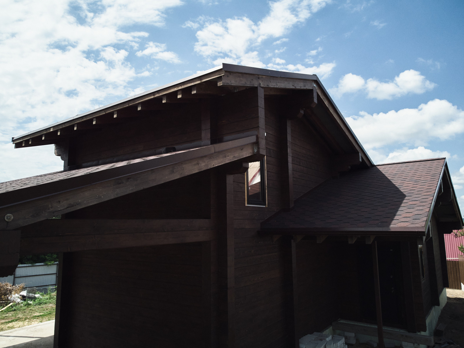 Кровля и мансардные окна: замер и расчёт, поставка и монтаж материалов.