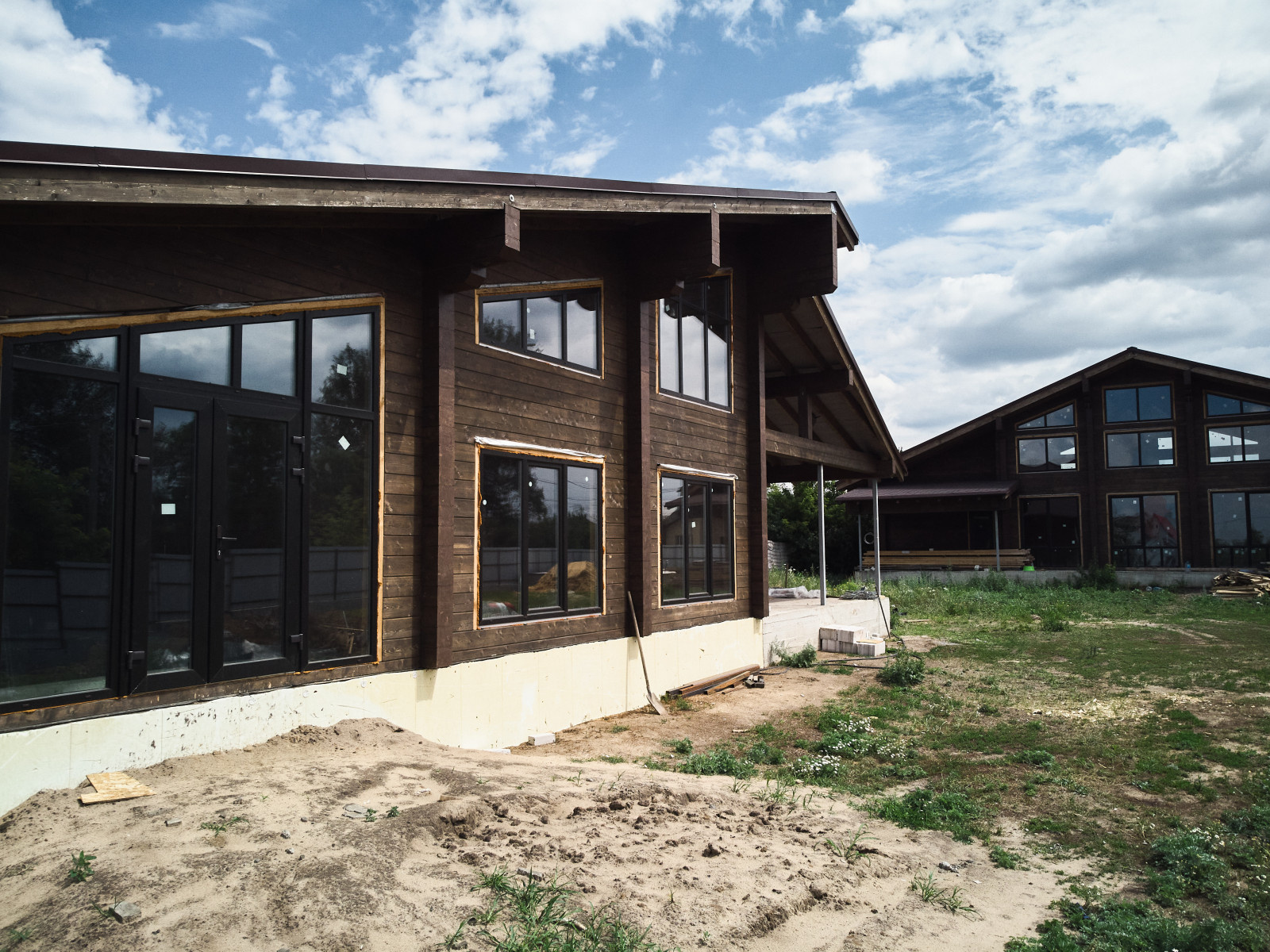 Кровля и мансардные окна: замер и расчёт, поставка и монтаж материалов.