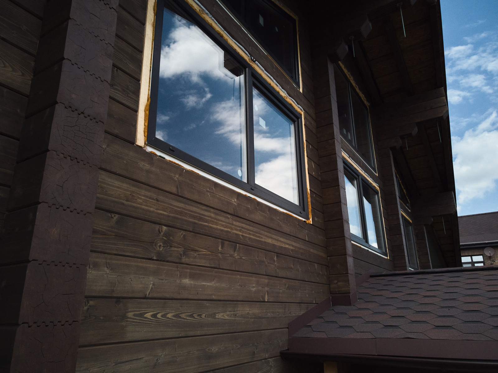 Кровля и мансардные окна: замер и расчёт, поставка и монтаж материалов.