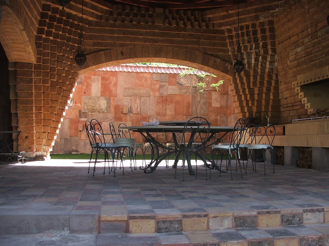 SINGL FAMILY HOUSE
