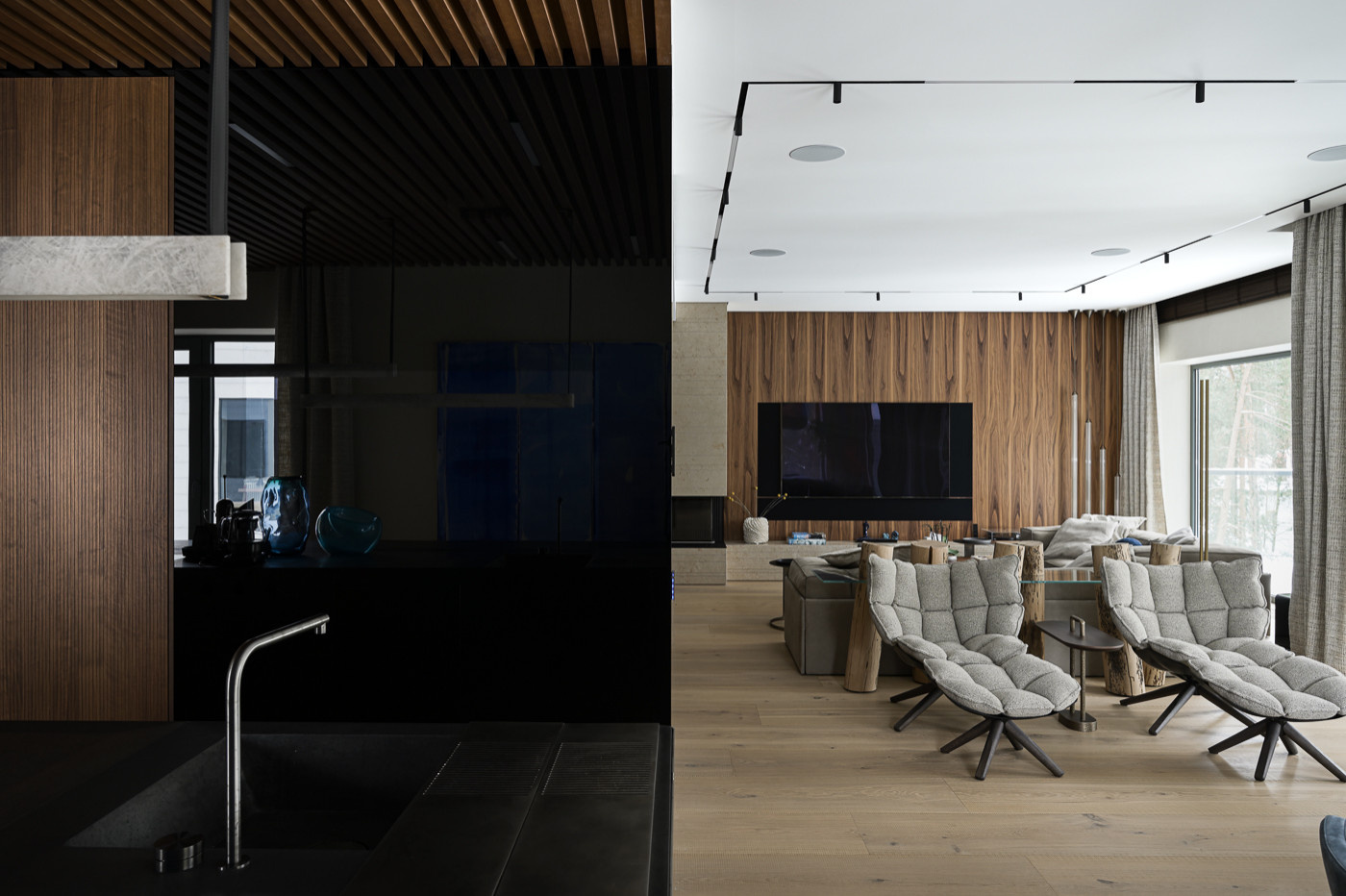 Встроенный телевизор на кухне  |  ЖК Level