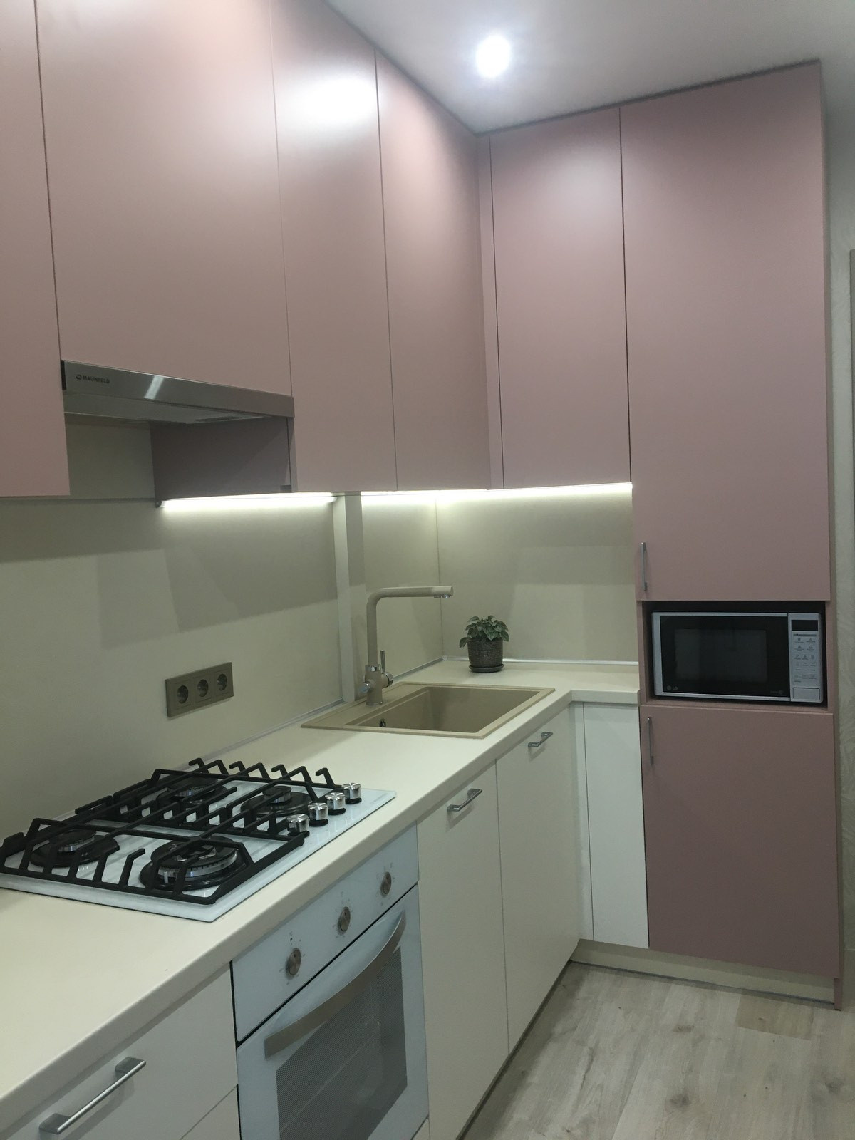 Кухни, такие разные кухни....