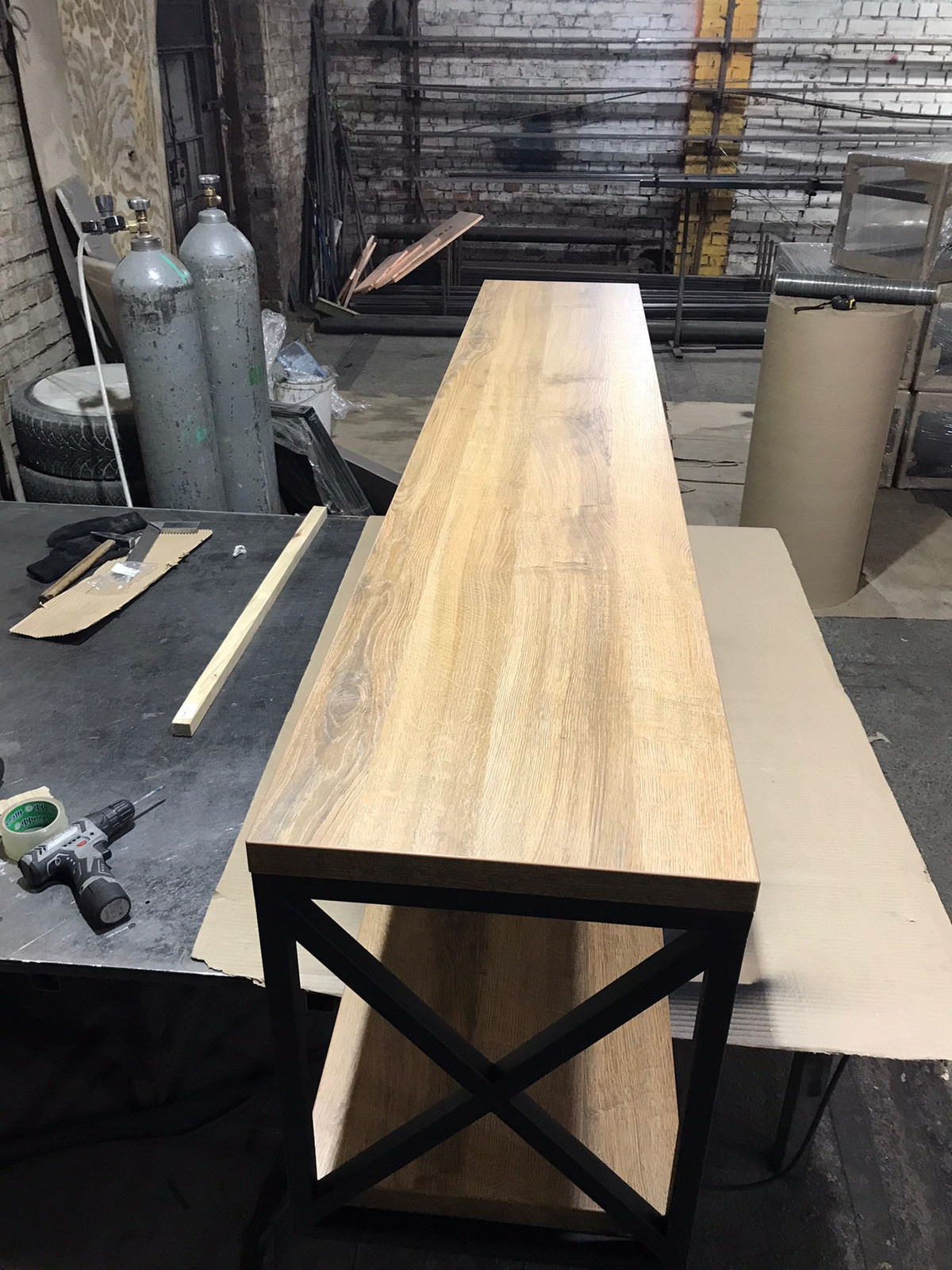 стол  под ТВ