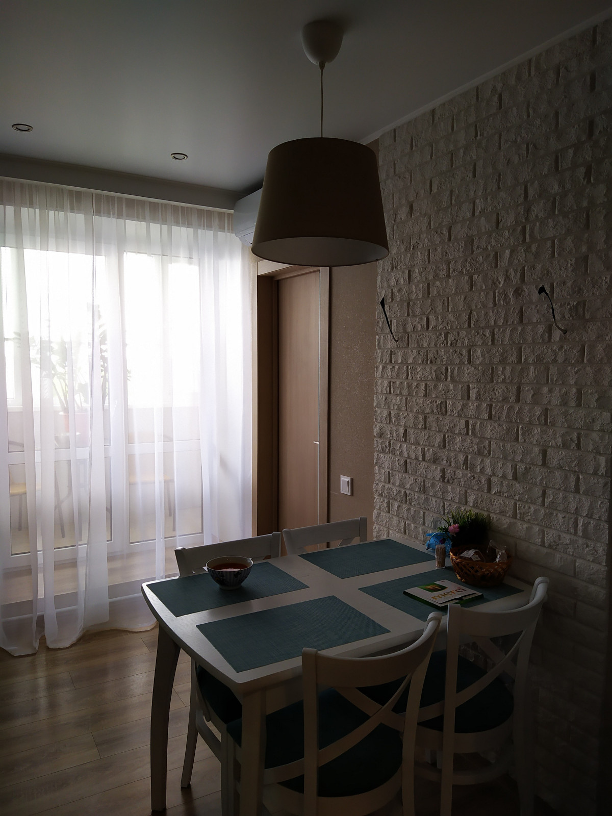 Квартира для семьи с двумя девочками.