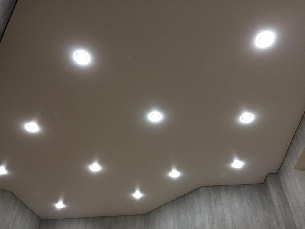 Монтаж натяжных потолков