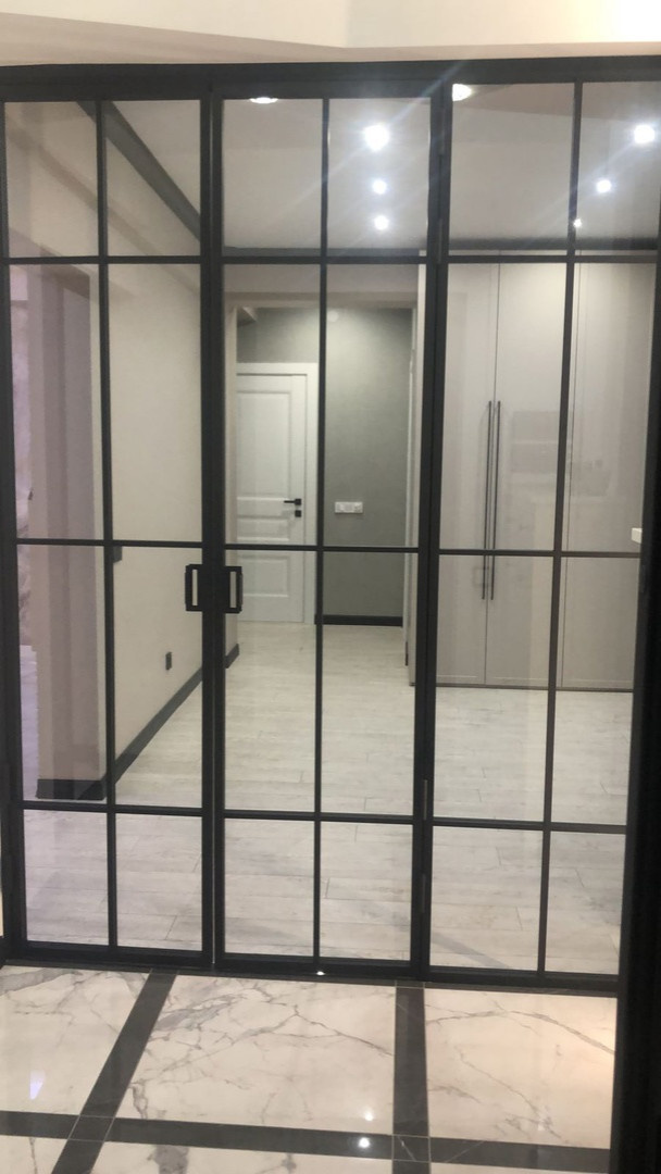 Квартира в контрастных цветах