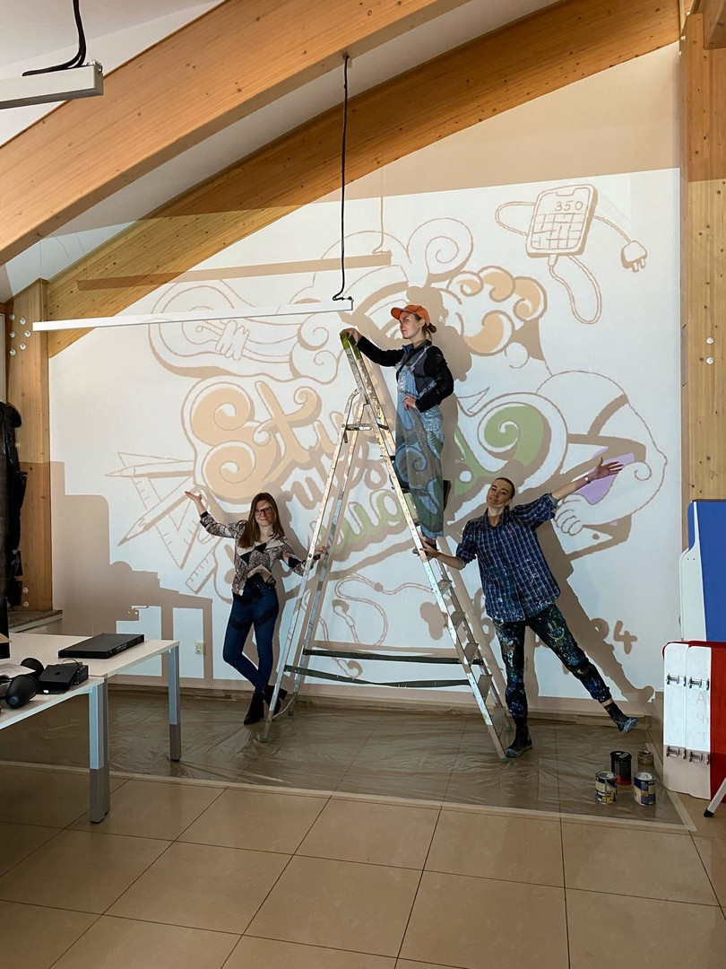 Роспись стен офиса обучающей компании