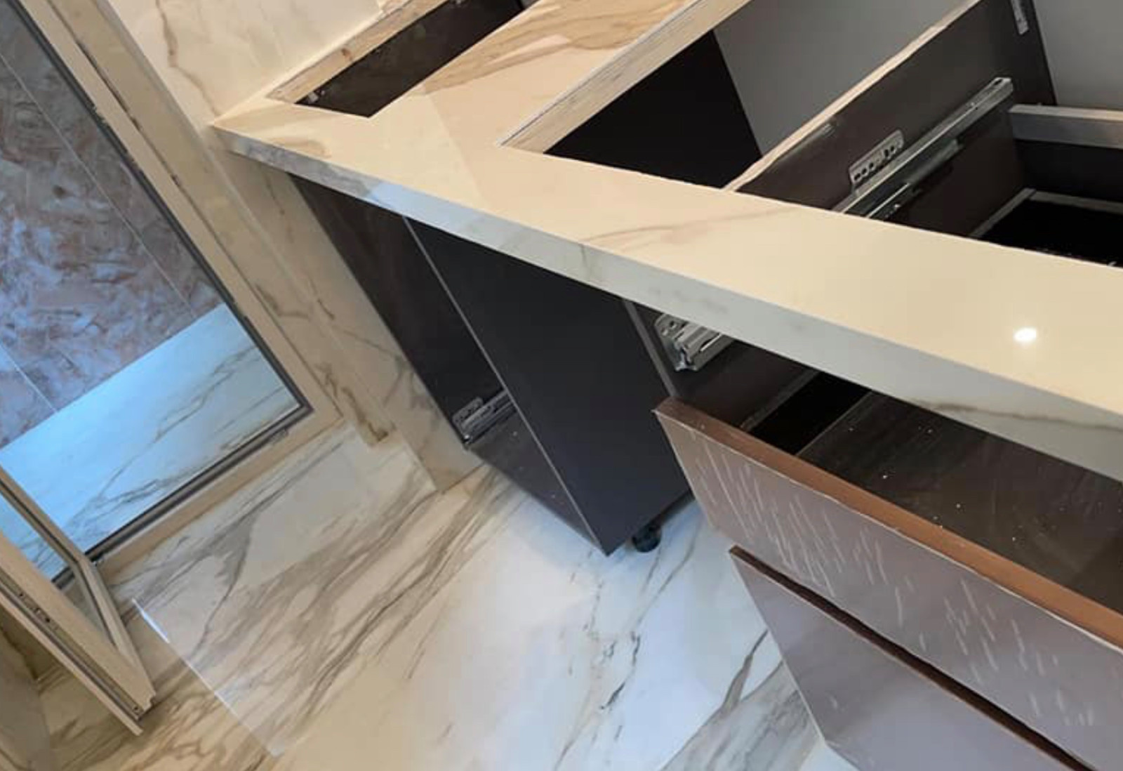 Крупноформатный керамогранит