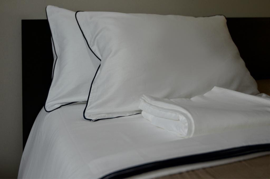 Постельное белье, покрывала, подушки