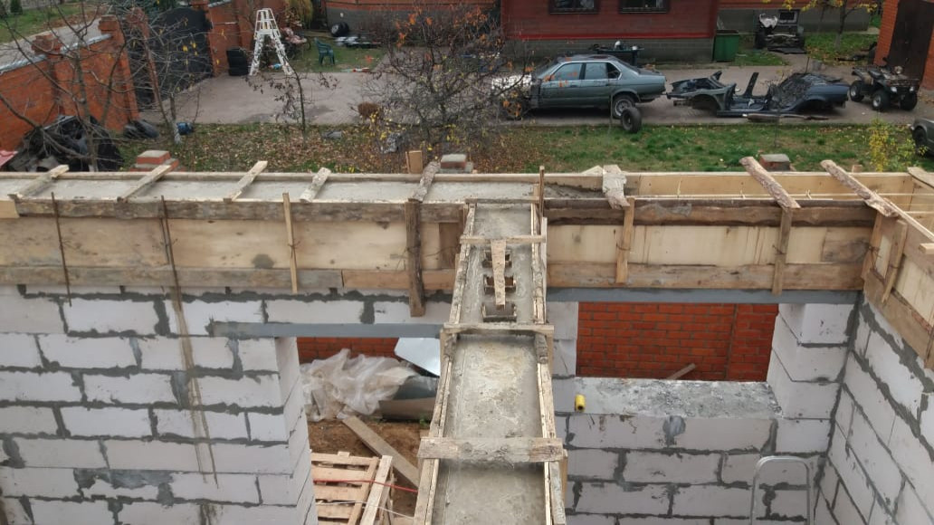 Двухэтажный коттедж из газобетонного блока