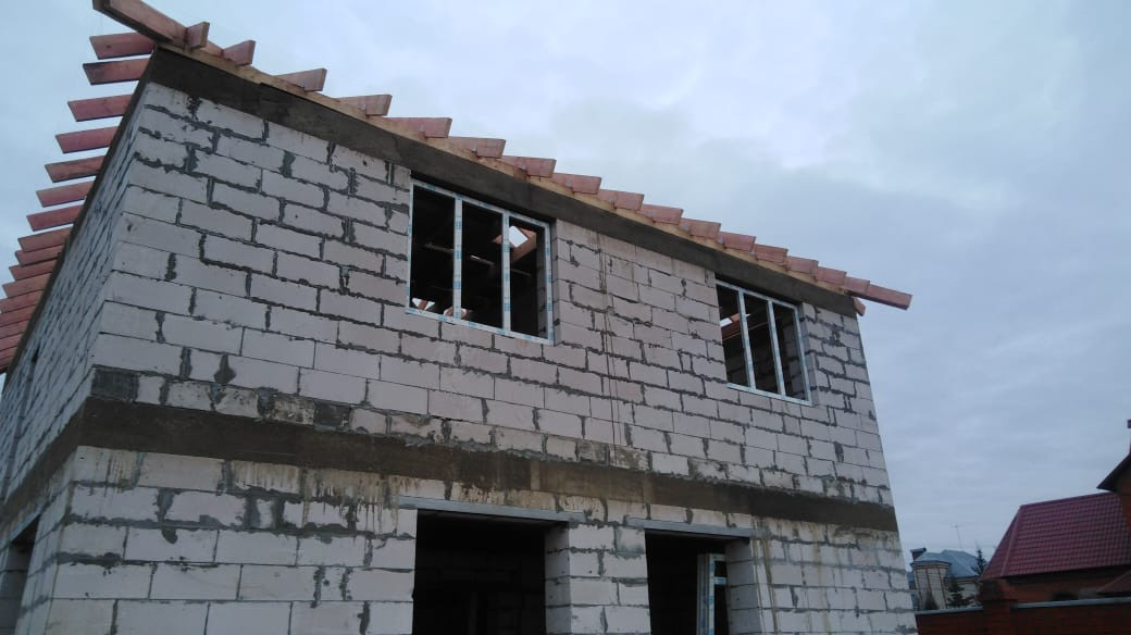 Двухэтажный коттедж из газобетонного блока