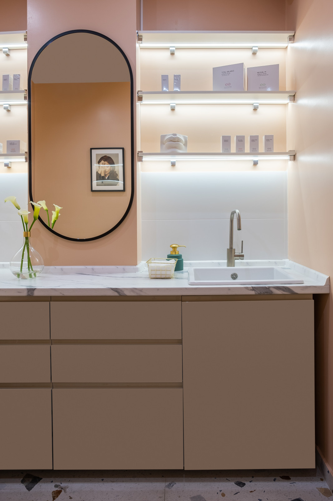 Стилизация интерьера салона косметологии от Анна Дементьевой-Ясинской