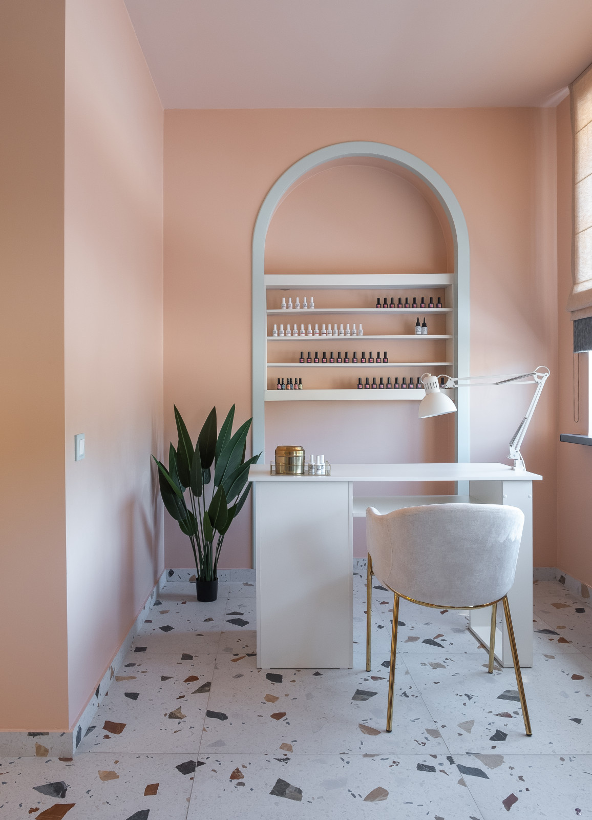 Стилизация интерьера салона косметологии от Анна Дементьевой-Ясинской