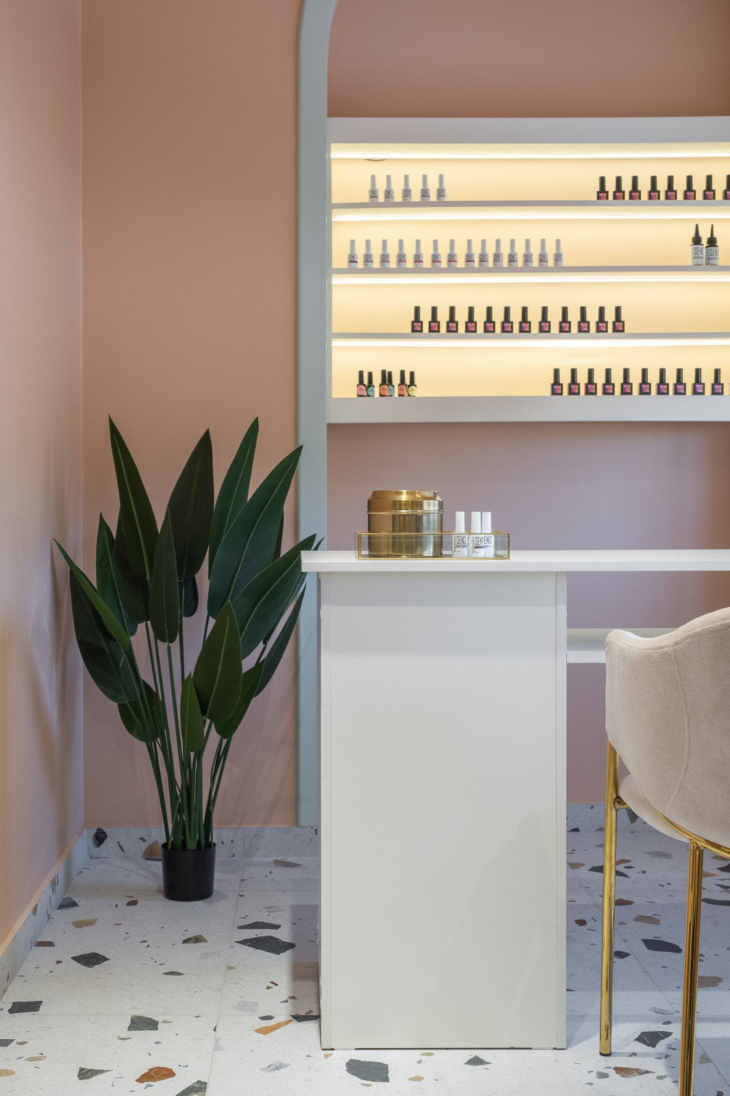 Стилизация интерьера салона косметологии от Анна Дементьевой-Ясинской