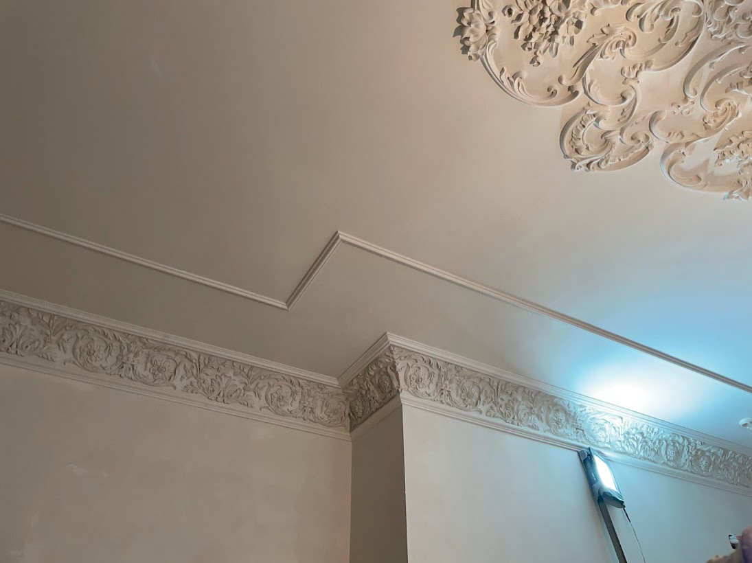 Потолочный декор из гипса