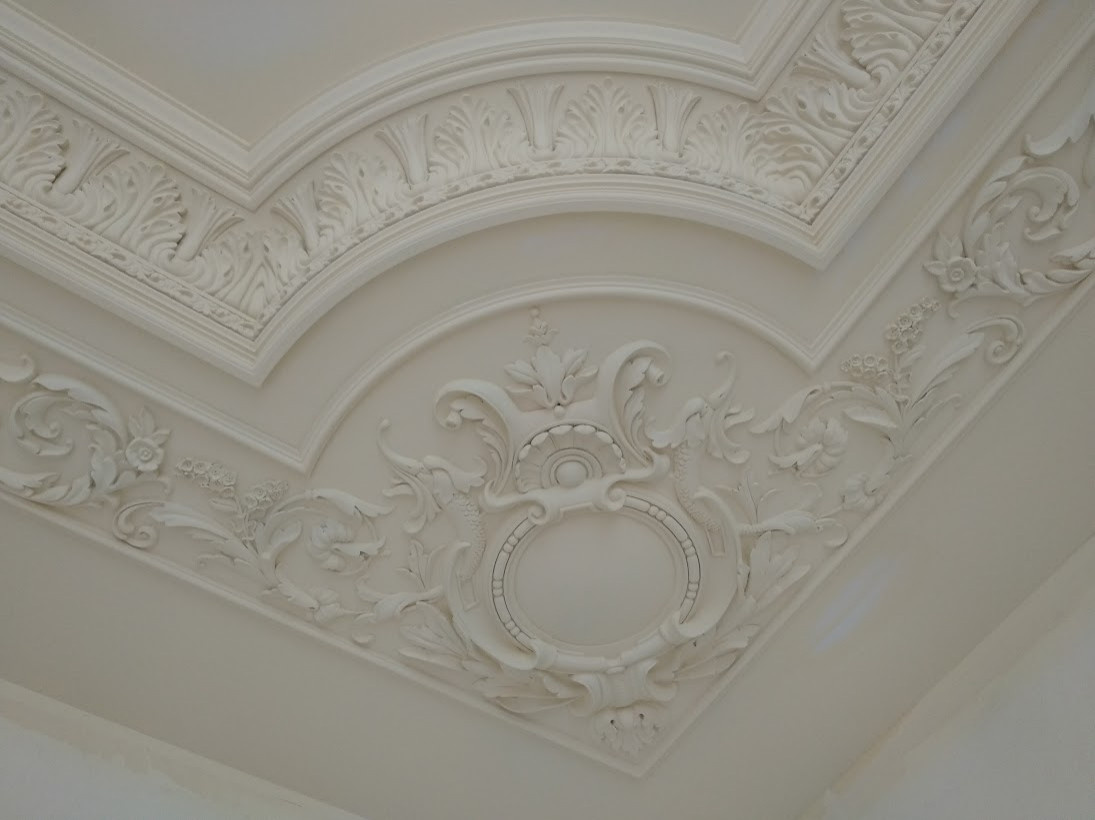 Декорирование потолка. Гипсовая лепнина