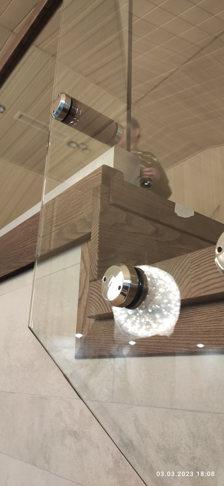 Лестница на монокосоуре со стеклянным ограждением