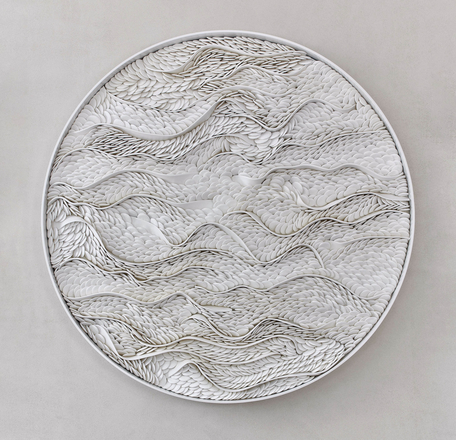 Панно из белой глины (арт-объект)