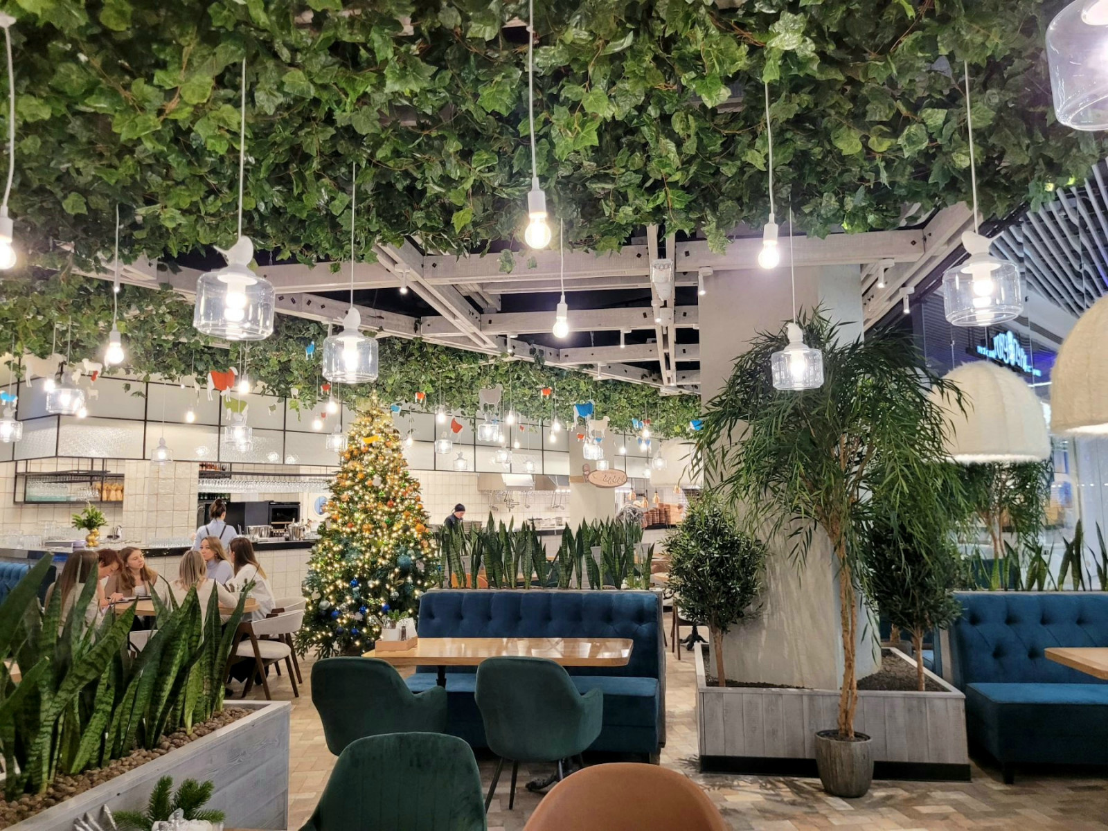 Зеленые стены