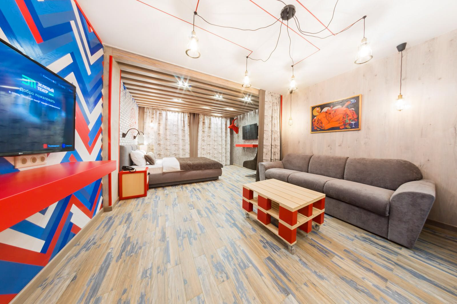 Green theatre boutique hotel