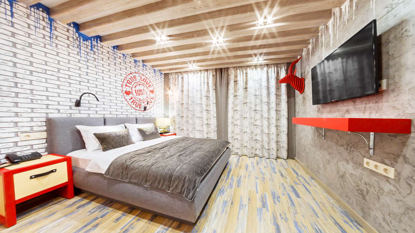 Green theatre boutique hotel