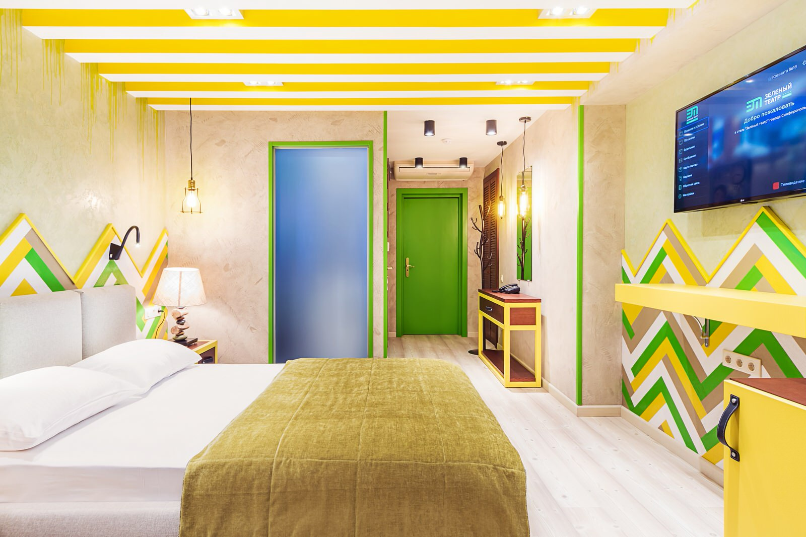 Green theatre boutique hotel